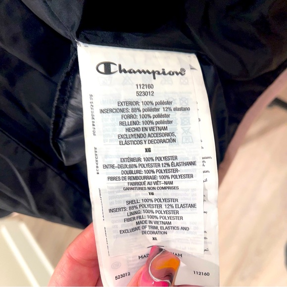 ❌SOLD❌WOMENS CHAMPION PUFFER JACKET - Picture 10 of 11